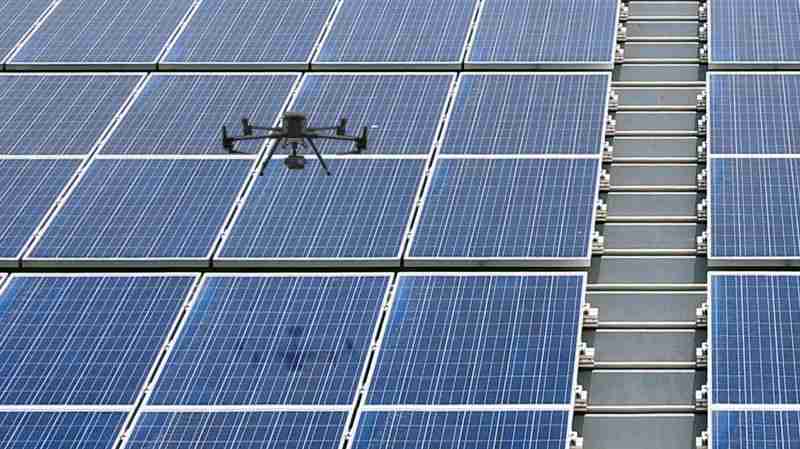 彩神vll以无人机搭配IR Sensor热显像技术进行全方面模块健检，，，有效降低人力成本并提升发电量