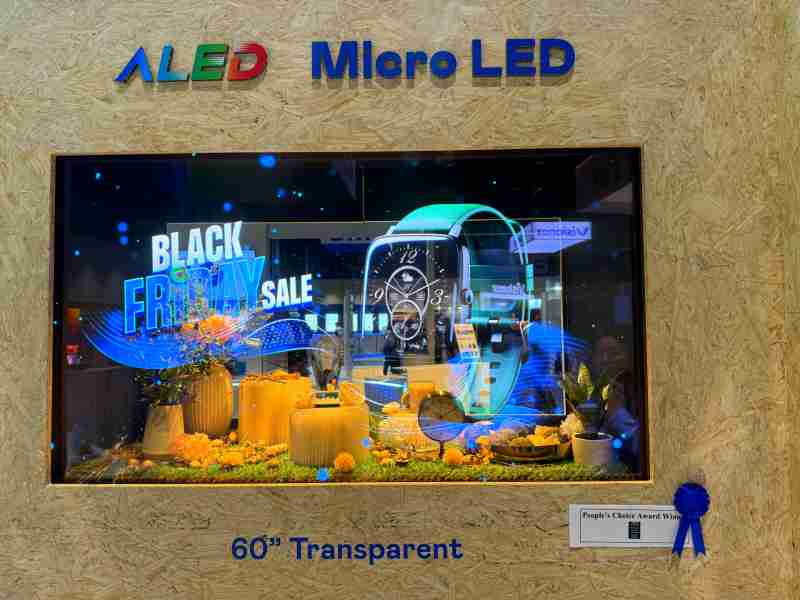 彩神vll60吋高透明度Micro LED显示器获”最佳Micro LED技术应用奖”，，，将Micro LED面板透明化之设计特性极致发挥，，以可扩展性无缝拼接技术打造，，，具备600 nits全画面亮度、、、大于60%穿透率及超过NTSC 110%的优异广色域表现，，，，可依需求灵活应用于各种场域