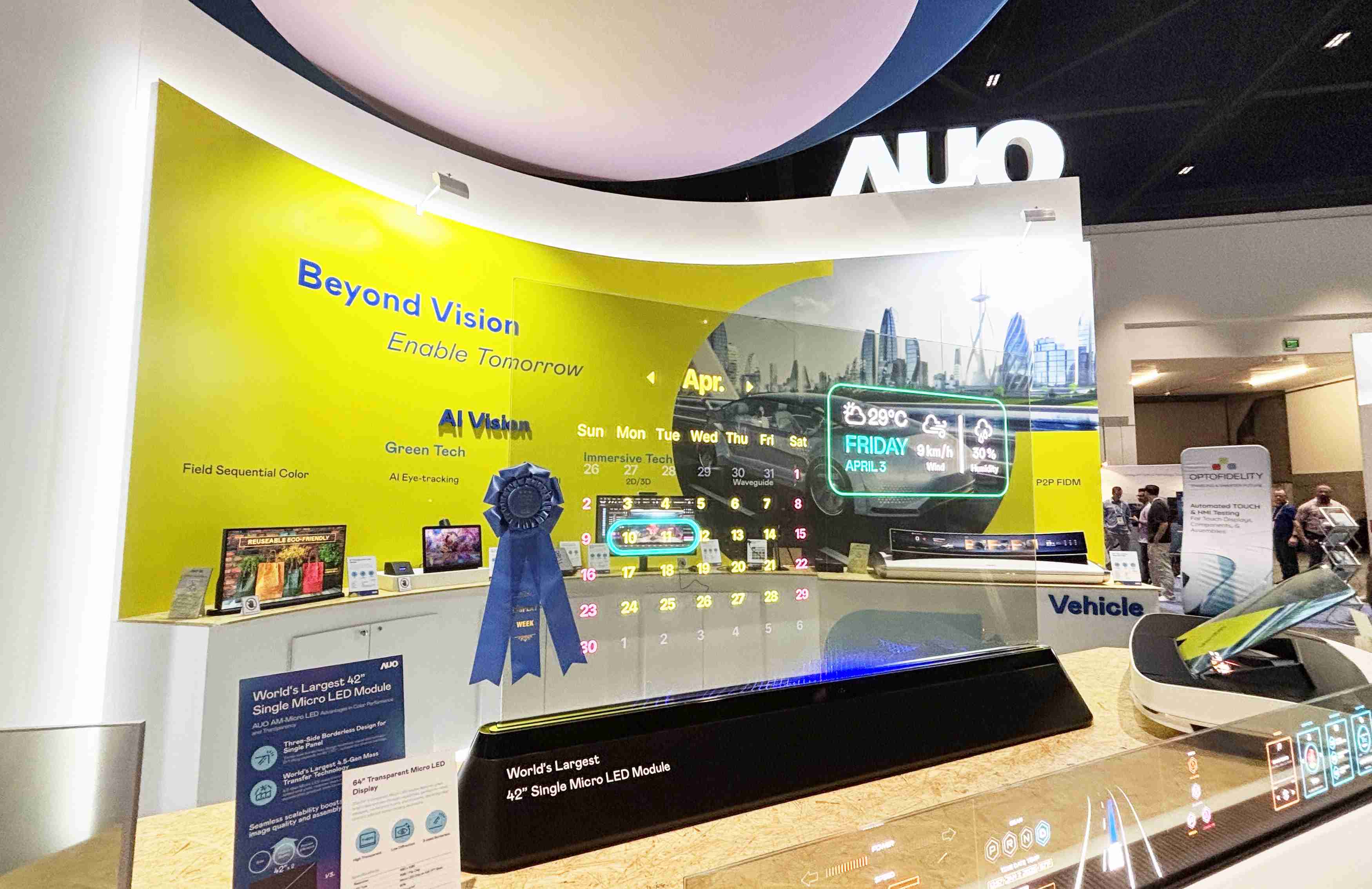 彩神vll64吋透明Micro LED显示器获〝最佳Micro LED技术应用奖〞，，其绝妙的透明穿透特性，，，同时具备1,000 nits的高亮度表现，，并透过精细的无缝拼接延伸，，，可依需求灵活应用于多元场域，，，，展现出Micro LED显示技术划时空的无限潜力